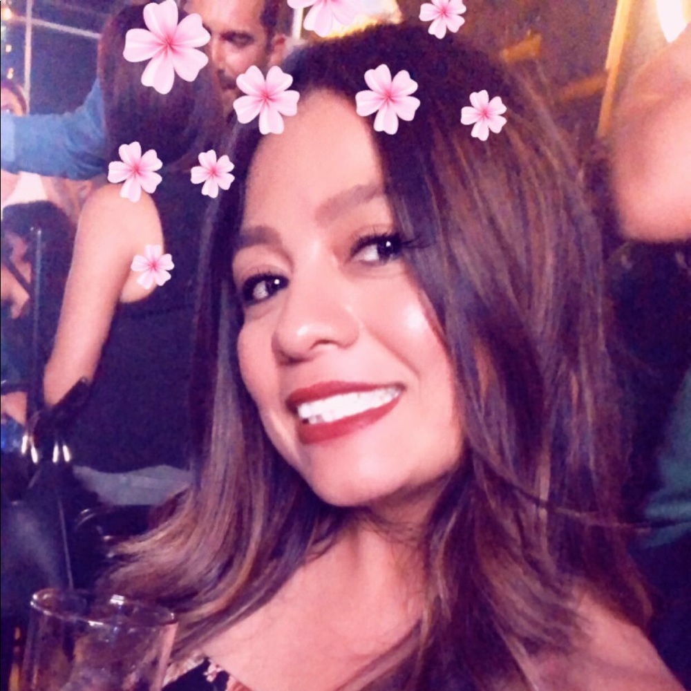 Meet your Posher, Denise